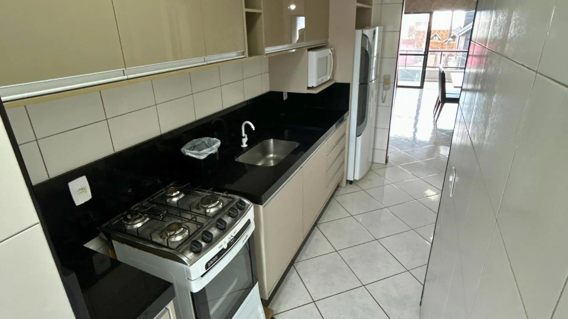Apartamento Aluguel Apto Sobre A Avenida Principal Em Bombas Bombinhas